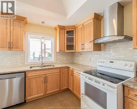 4001 Cosenza Street Windsor ON N9G 0A5