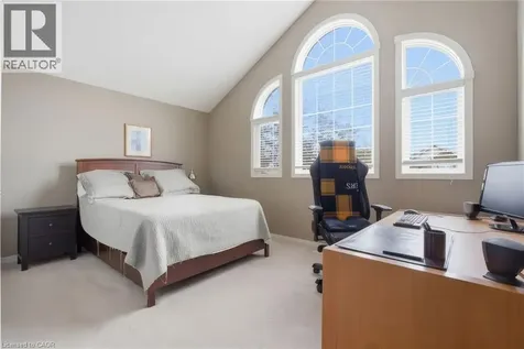 26 Knox Court Kitchener ON N2P 2V6