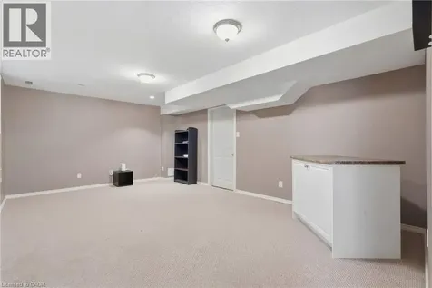 26 Knox Court Kitchener ON N2P 2V6
