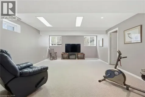 26 Knox Court Kitchener ON N2P 2V6