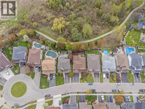 26 Knox Court Kitchener ON N2P 2V6