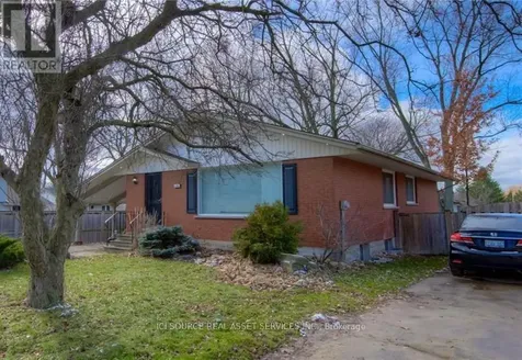 199 Dixie Crescent Waterloo ON N2J 3K9