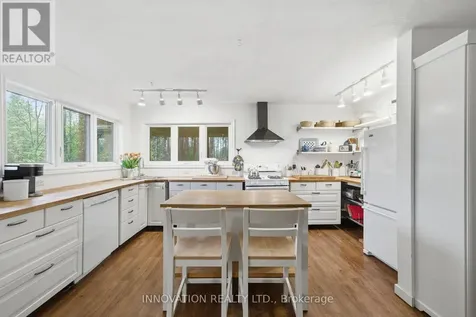 6922 Flewellyn Road Ottawa ON K2S 1A9