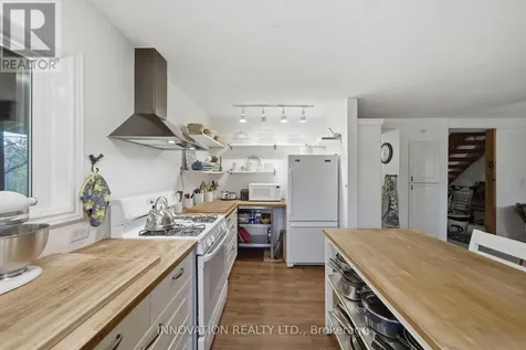 6922 Flewellyn Road Ottawa ON K2S 1A9