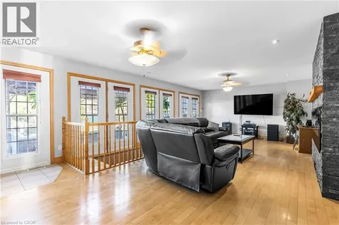 3734 Sinnicks Avenue Niagara Falls ON L2J 2G7