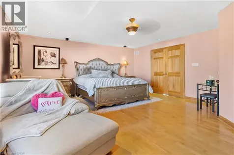 3734 Sinnicks Avenue Niagara Falls ON L2J 2G7