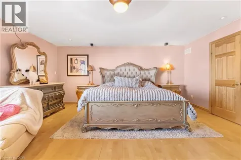 3734 Sinnicks Avenue Niagara Falls ON L2J 2G7