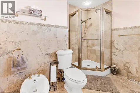 3734 Sinnicks Avenue Niagara Falls ON L2J 2G7