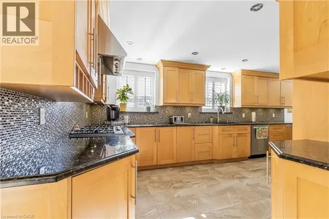 3734 Sinnicks Avenue Niagara Falls ON L2J 2G7
