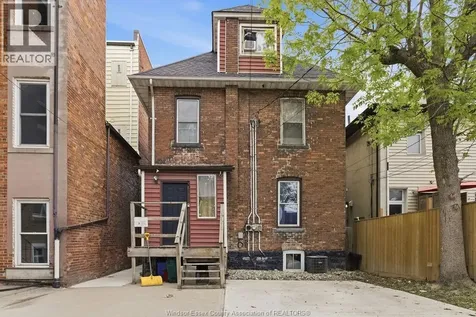 1453-1455 Wyandotte Street Windsor ON N9A 3L1