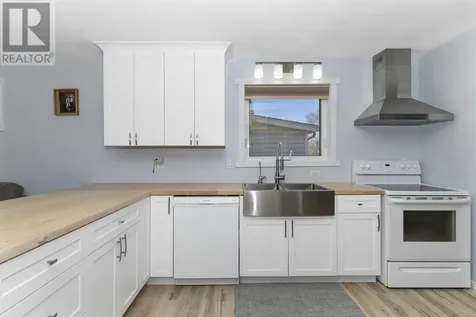 76 Algonquin Ave S Thunder Bay ON P7B 4S6