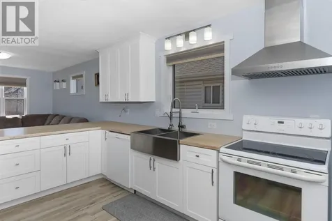 76 Algonquin Ave S Thunder Bay ON P7B 4S6