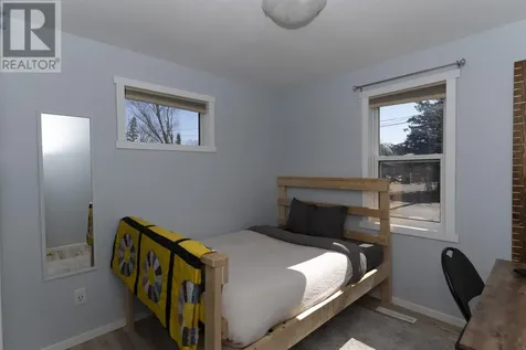 76 Algonquin Ave S Thunder Bay ON P7B 4S6