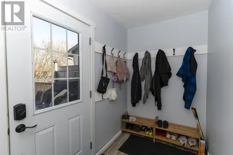 76 Algonquin Ave S Thunder Bay ON P7B 4S6