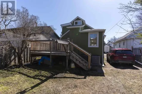 76 Algonquin Ave S Thunder Bay ON P7B 4S6