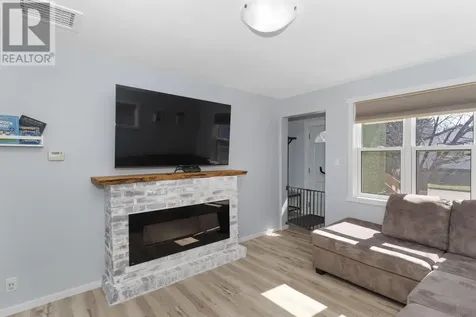 76 Algonquin Ave S Thunder Bay ON P7B 4S6