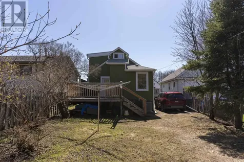 76 Algonquin Ave S Thunder Bay ON P7B 4S6