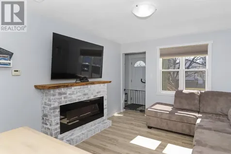 76 Algonquin Ave S Thunder Bay ON P7B 4S6
