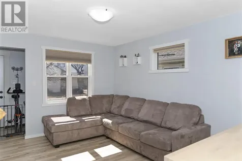 76 Algonquin Ave S Thunder Bay ON P7B 4S6