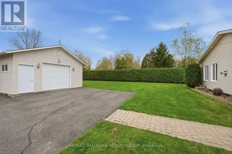 2039 Onyx Street Ottawa ON K0A 3H0