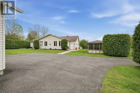 2039 Onyx Street Ottawa ON K0A 3H0
