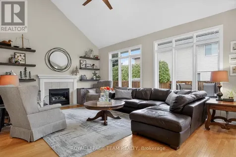 18 Rivergreen Crescent Ottawa ON K2M 2E1