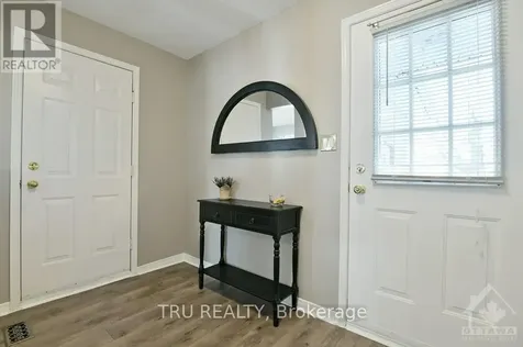 9 Whalings Circle Ottawa ON K2S 1S4
