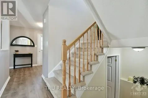 9 Whalings Circle Ottawa ON K2S 1S4
