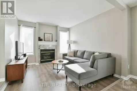 9 Whalings Circle Ottawa ON K2S 1S4
