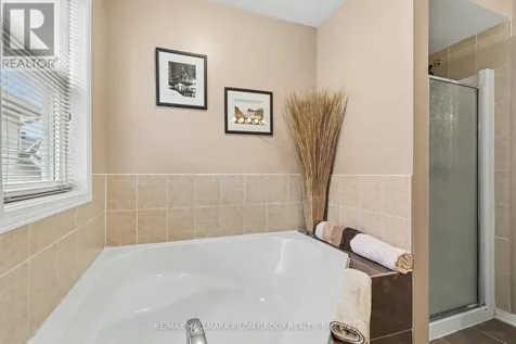 1046 Fieldfair Way Ottawa ON K4A 0E2