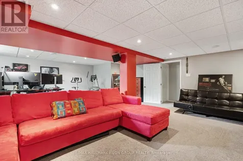 1046 Fieldfair Way Ottawa ON K4A 0E2