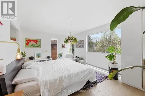 23 Helena Street Ottawa ON K1Y 3M7