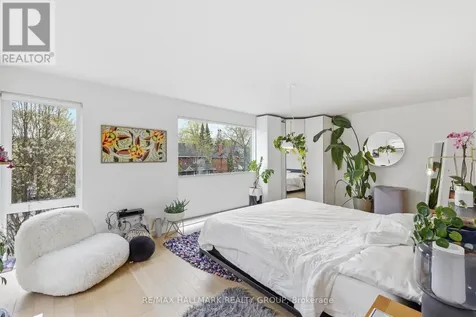 23 Helena Street Ottawa ON K1Y 3M7