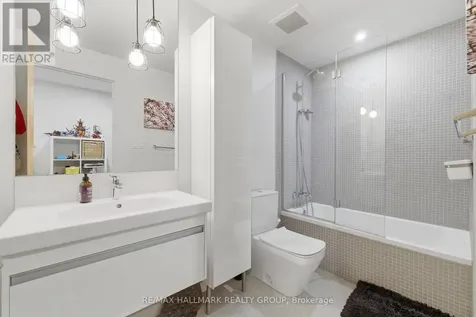 23 Helena Street Ottawa ON K1Y 3M7