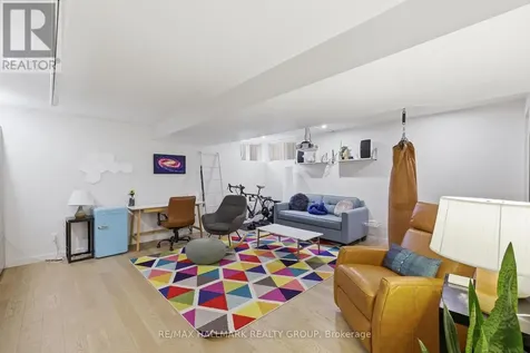 23 Helena Street Ottawa ON K1Y 3M7