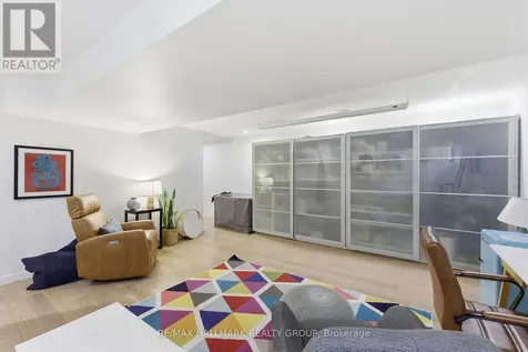 23 Helena Street Ottawa ON K1Y 3M7