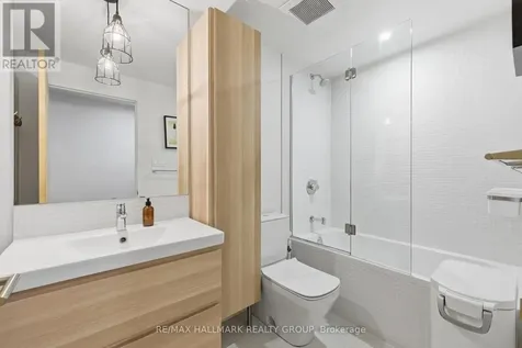 23 Helena Street Ottawa ON K1Y 3M7