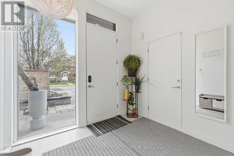 23 Helena Street Ottawa ON K1Y 3M7