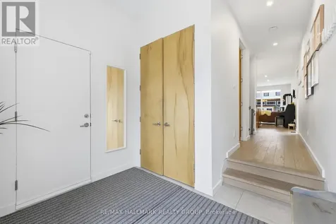 23 Helena Street Ottawa ON K1Y 3M7