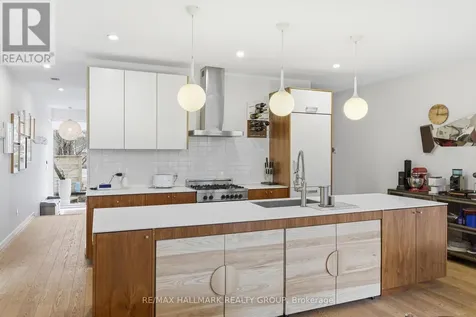 23 Helena Street Ottawa ON K1Y 3M7