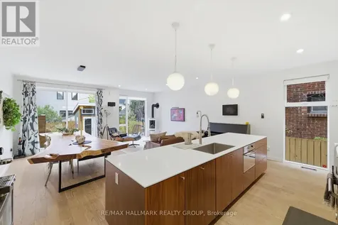 23 Helena Street Ottawa ON K1Y 3M7