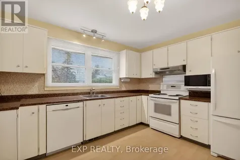 632 Chadburn Avenue Ottawa ON K1G 0Y7
