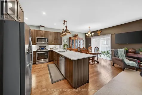 32 Curtis Street Prince Edward County (picton Ward) ON K0K 2T0