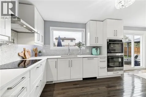 441 Withnell Crescent Oakville ON L6L 3M1