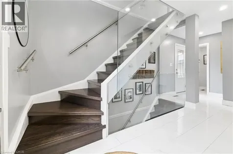 441 Withnell Crescent Oakville ON L6L 3M1