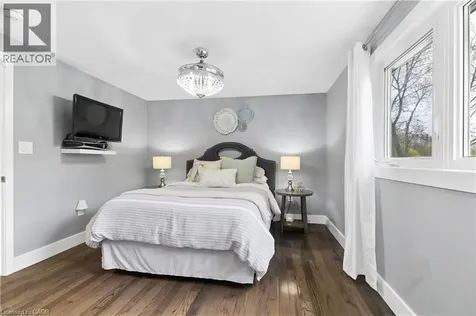 441 Withnell Crescent Oakville ON L6L 3M1