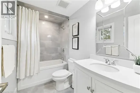 441 Withnell Crescent Oakville ON L6L 3M1