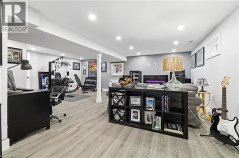 441 Withnell Crescent Oakville ON L6L 3M1