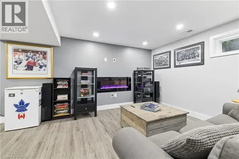 441 Withnell Crescent Oakville ON L6L 3M1