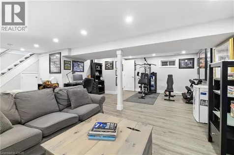 441 Withnell Crescent Oakville ON L6L 3M1